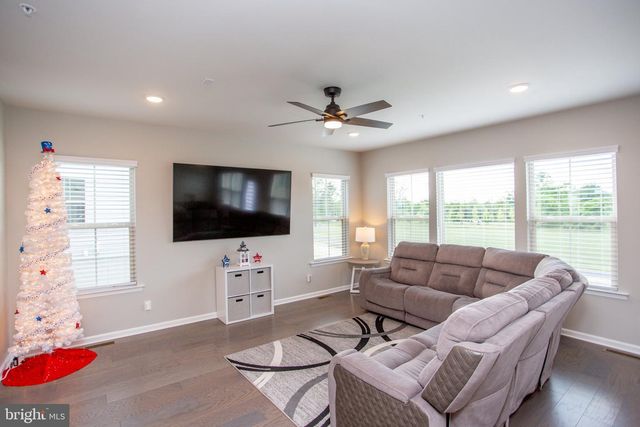 1006 MARQUIS LN, Jamison, PA 18929