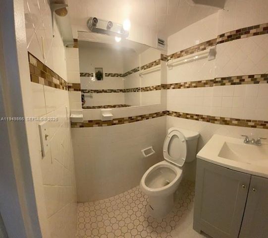 16919 Bay Rd 414, Sunny Isles Beach, FL 33160