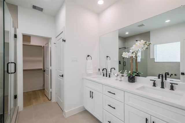 5703B Balbo Street, Houston, TX 77091