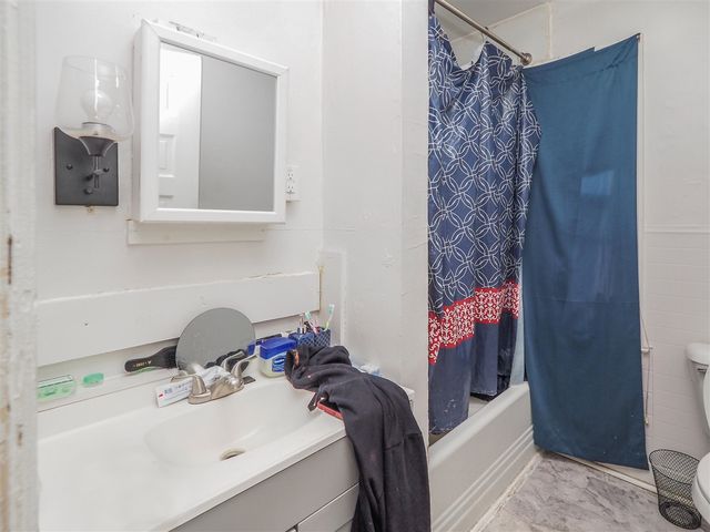 922 S Park Street, Kalamazoo, MI 49001
