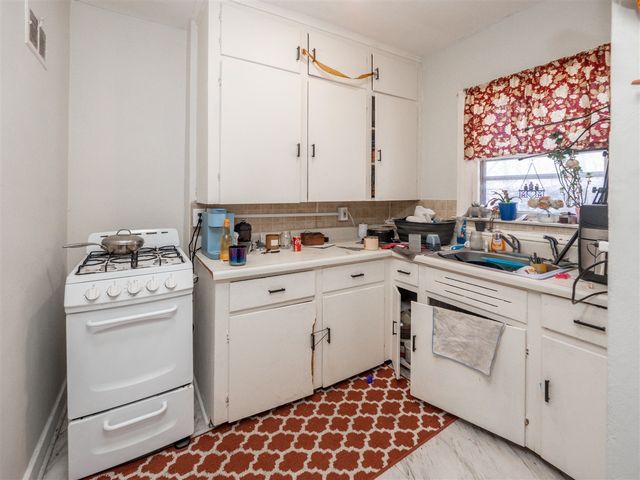 922 S Park Street, Kalamazoo, MI 49001