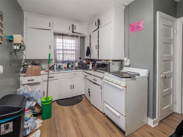 922 S Park Street, Kalamazoo, MI 49001