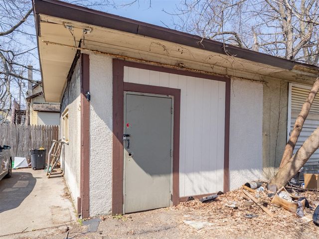 922 S Park Street, Kalamazoo, MI 49001