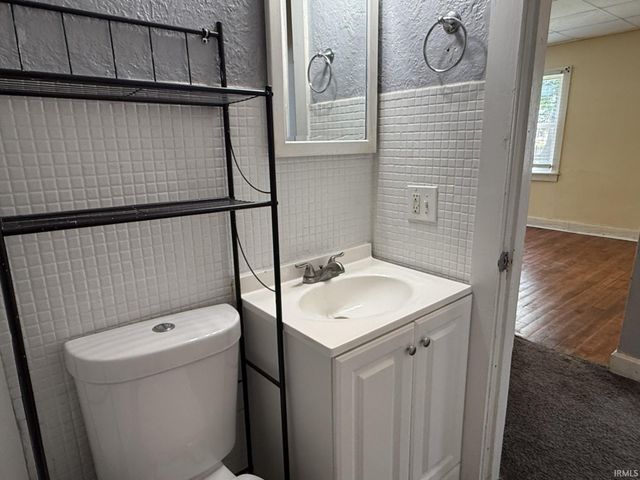 1615 Ravenswood Drive, Evansville, IN 47714