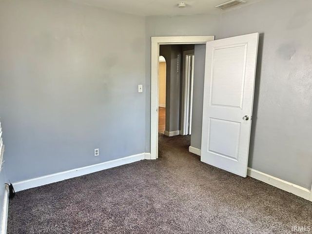 1615 Ravenswood Drive, Evansville, IN 47714