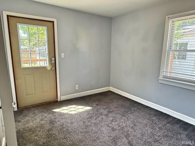 1615 Ravenswood Drive, Evansville, IN 47714