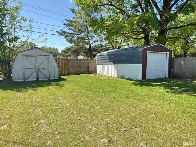 1615 Ravenswood Drive, Evansville, IN 47714