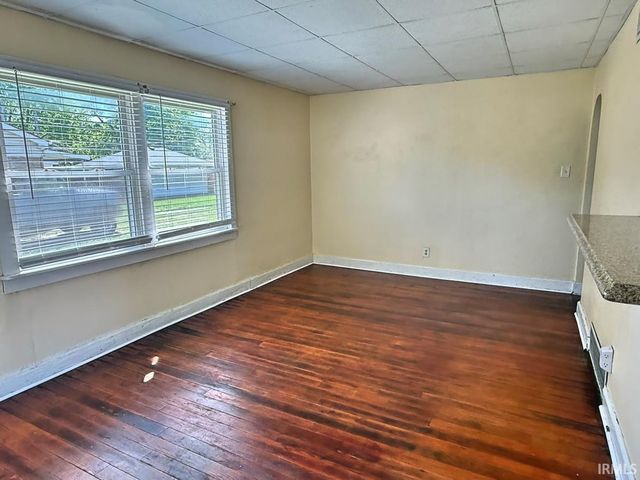 1615 Ravenswood Drive, Evansville, IN 47714
