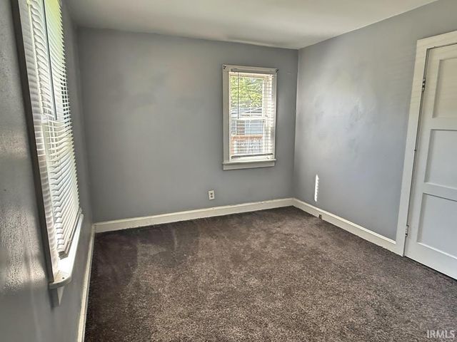 1615 Ravenswood Drive, Evansville, IN 47714