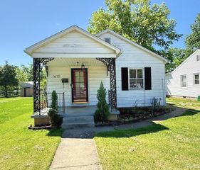 1615 Ravenswood Drive, Evansville, IN 47714