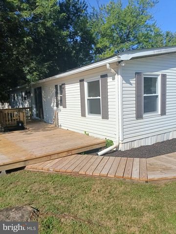 18 OAK DR, Spring City, PA 19475