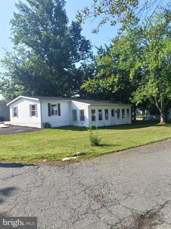 18 OAK DR, Spring City, PA 19475