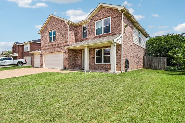 704 Partridge Drive, Saginaw, TX 76131