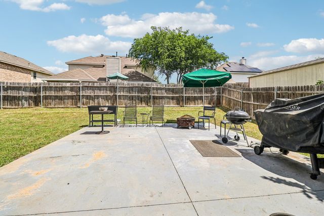 704 Partridge Drive, Saginaw, TX 76131