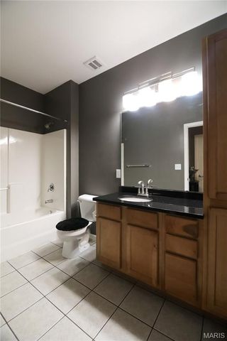 37 Kassebaum Lane 207, St Louis, MO 63129