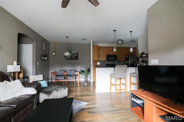 37 Kassebaum Lane 207, St Louis, MO 63129