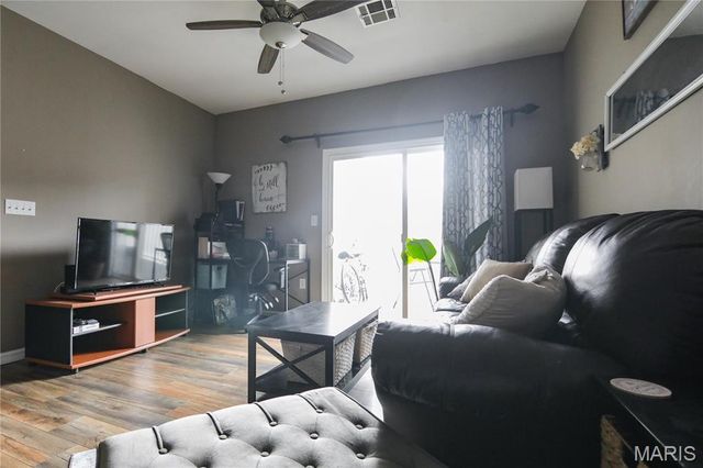 37 Kassebaum Lane 207, St Louis, MO 63129