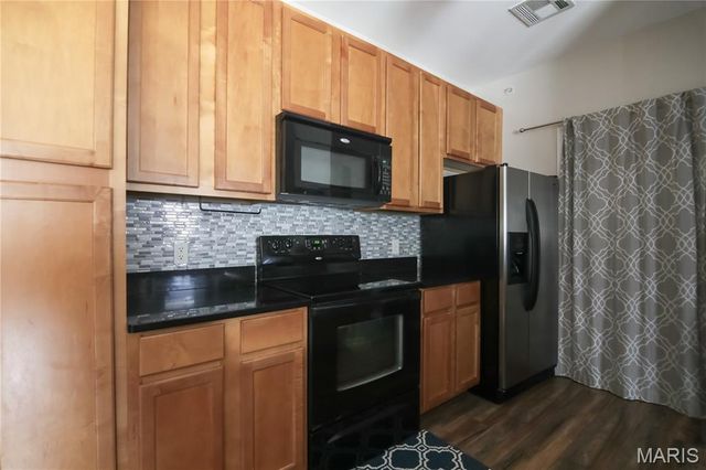 37 Kassebaum Lane 207, St Louis, MO 63129