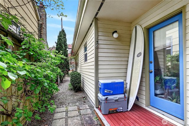 2434 55th Avenue SW, Seattle, WA 98116