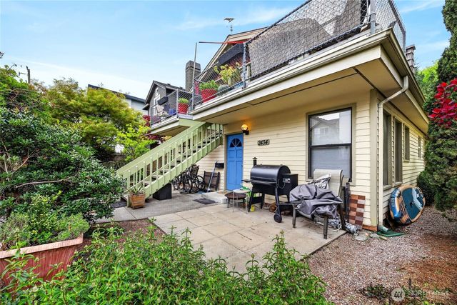 2434 55th Avenue SW, Seattle, WA 98116