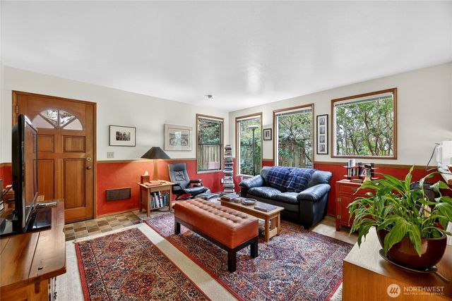 2434 55th Avenue SW, Seattle, WA 98116