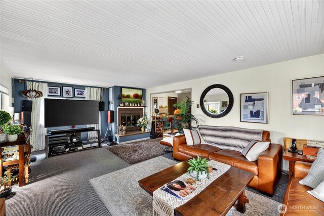 2434 55th Avenue SW, Seattle, WA 98116