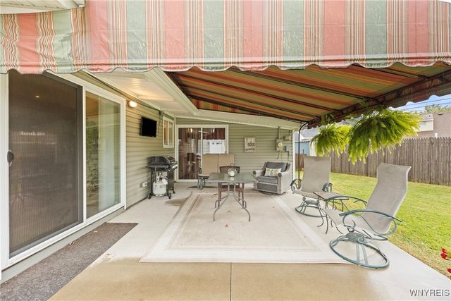 1085 East Park Road, Grand Island, NY 14072