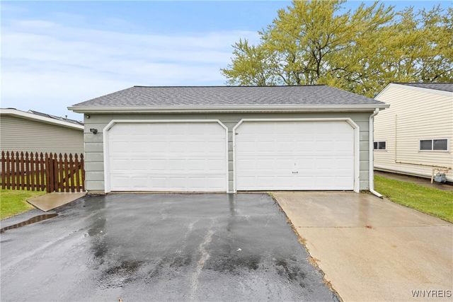 1085 East Park Road, Grand Island, NY 14072