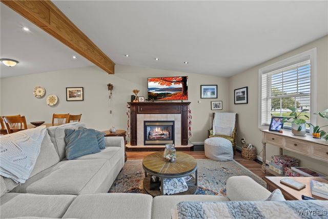 1085 East Park Road, Grand Island, NY 14072