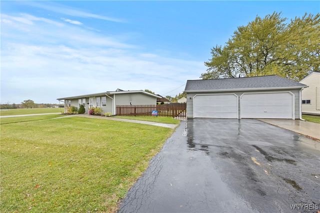 1085 East Park Road, Grand Island, NY 14072