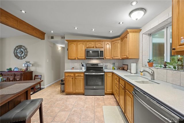 1085 East Park Road, Grand Island, NY 14072