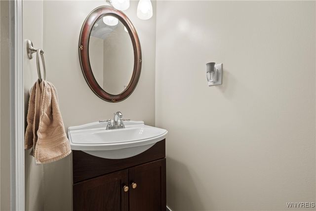 1085 East Park Road, Grand Island, NY 14072