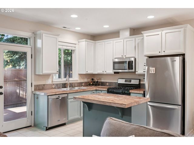 1721 DOLLAR St, West Linn, OR 97068