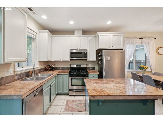 1721 DOLLAR St, West Linn, OR 97068