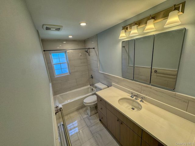 203-30 28th Avenue 1, Bayside, NY 11360