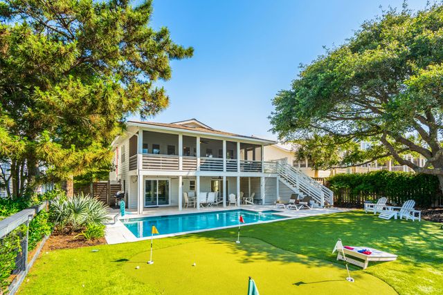 312 Charleston Boulevard, Isle Of Palms, SC 29451
