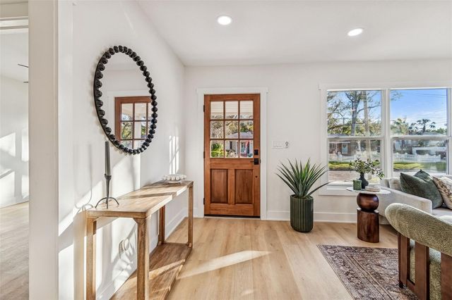 3511 W BARCELONA STREET, Tampa, FL 33629