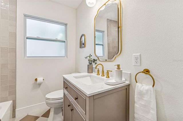 3511 W BARCELONA STREET, Tampa, FL 33629