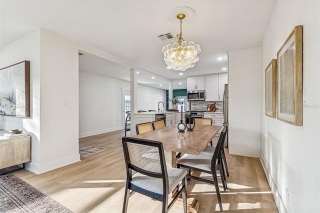 3511 W BARCELONA STREET, Tampa, FL 33629