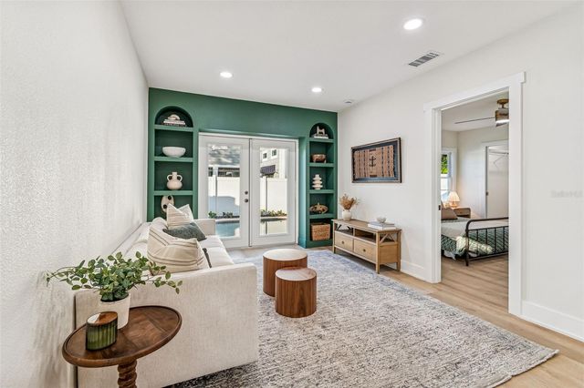 3511 W BARCELONA STREET, Tampa, FL 33629