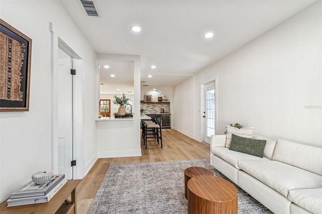 3511 W BARCELONA STREET, Tampa, FL 33629