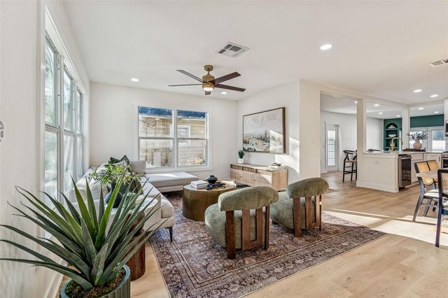 3511 W BARCELONA STREET, Tampa, FL 33629