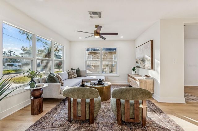 3511 W BARCELONA STREET, Tampa, FL 33629