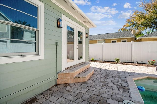 3511 W BARCELONA STREET, Tampa, FL 33629