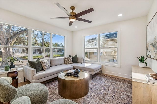 3511 W BARCELONA STREET, Tampa, FL 33629