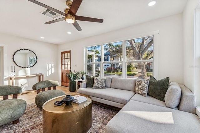 3511 W BARCELONA STREET, Tampa, FL 33629