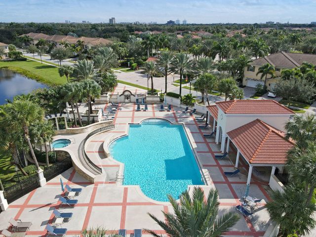 4624 Cadiz Circle, Palm Beach Gardens, FL 33418