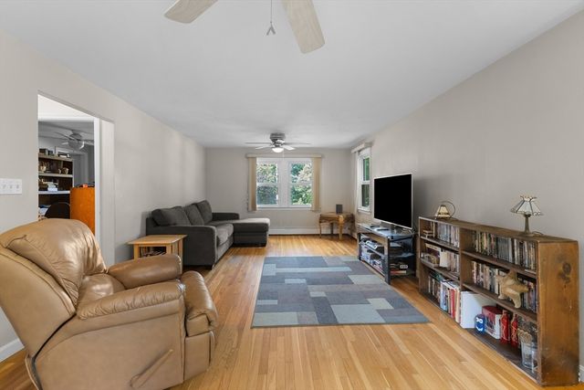 15 Mars Dr, Shrewsbury, MA 01545
