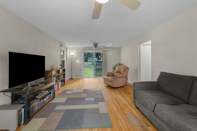 15 Mars Dr, Shrewsbury, MA 01545