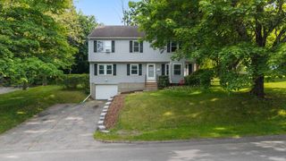 15 Mars Dr, Shrewsbury, MA 01545